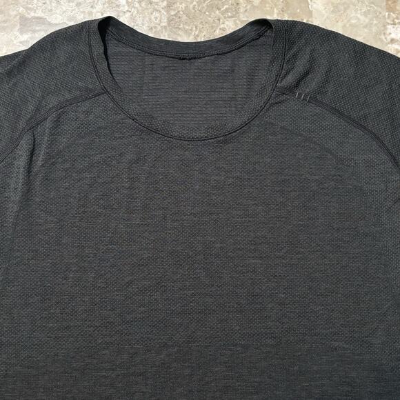 Lululemon Shirt Mens XL Black Metal Vent Tech Short Sleeve Gym Performance - Picture 1 of 9